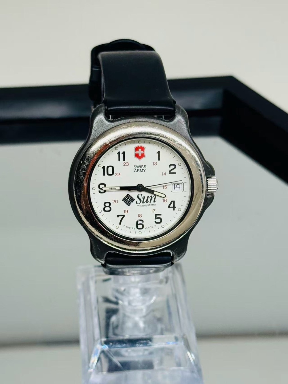 Vintage Swiss Army Men’s Quartz Watch Swiss Made Date 35mm New Battery Runs